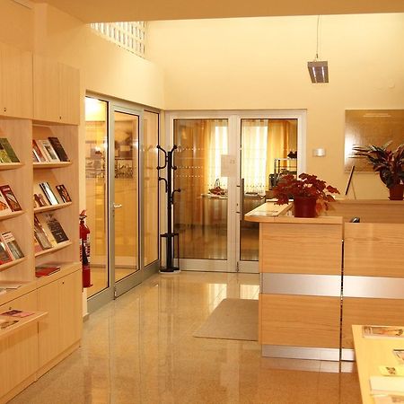 Saint Ignatius Retreat House Bed & Breakfast Любляна Екстериор снимка